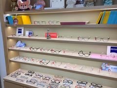 -三目眼镜·蔡司视觉合作店(青浦宝龙店)