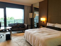 -上海滴水湖皇冠假日酒店