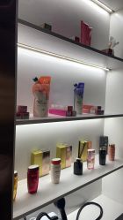 -Tloml salon