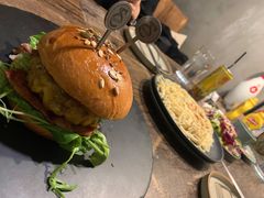 -HIGH FIVE哈福手工汉堡(桂林路店)