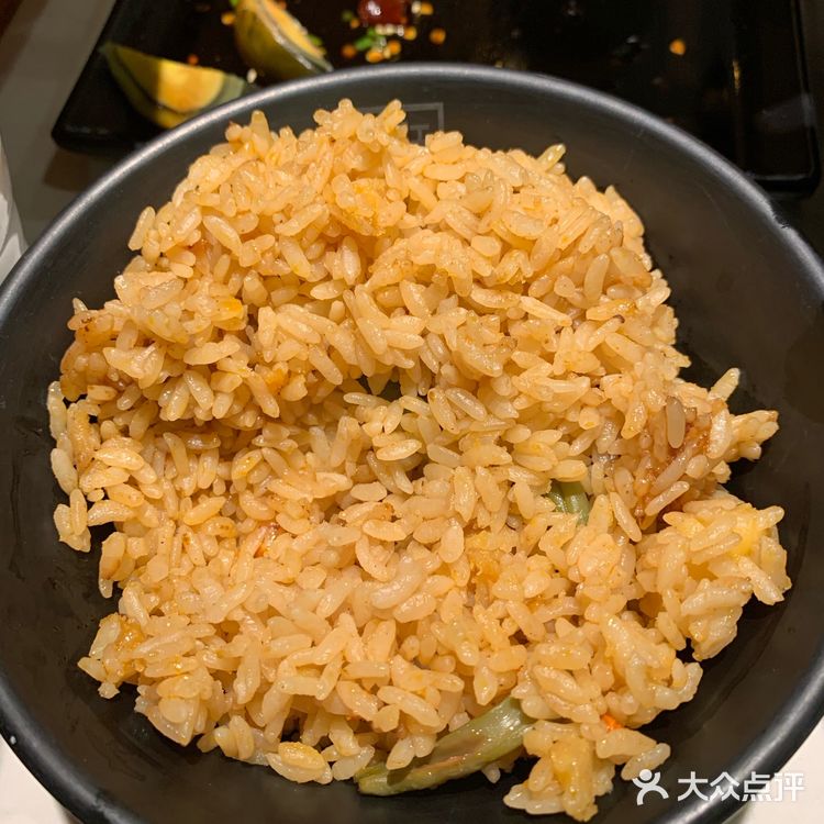 很久没吃过烤鱼了，点了鱼香味，还点了个火孔饭