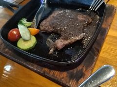 -豪客嘉族·麦尼顿西餐厅(乐福天下店)