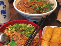 张飞牛肉粉-爆炸头阿姨小四川正宗川味小吃(无任何分店)