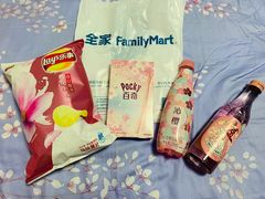 -全家便利店(江湾镇站店)