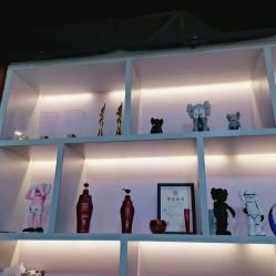 -PE SALON