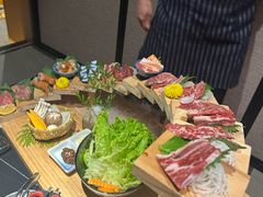 -山川小町·极番烧肉(新地假日广场店)