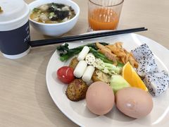 -上海虹桥中心爱琴海亚朵S酒店