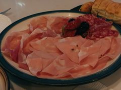 精选意大利火腿拼盘配油醋腌蔬菜-Fiume福弥意大利餐厅