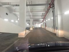 新世界大丸百货地下停车场-新世界新丸中心-地下停车场