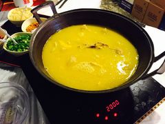 -鲜入围煮花胶鸡海鲜火锅