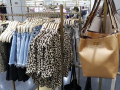 -URBAN REVIVO(济南世茂广场店)