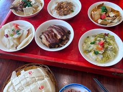 -蓝田九大碗民俗食府(蓝田店)