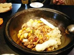 -小媳妇铁锅炖(安华街店)