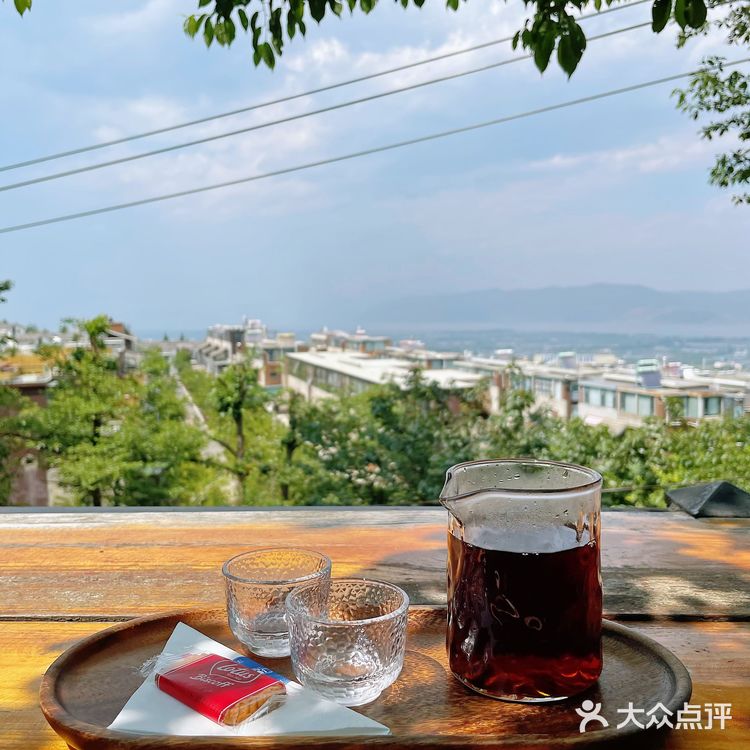 苍山边上这个庄园，有花，有下午茶 