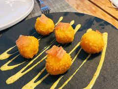 意大利火腿炸虾丸子-MONICH牛排融合餐厅(和义大道购物中心店)