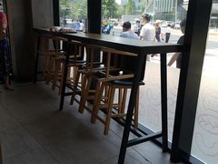 靠窗位-原麦山丘(新中关店)