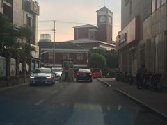 -沃尔玛购物广场-停车场