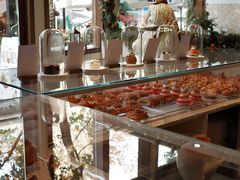 -VERIE BAKEHOUSE