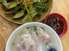 凉拌折耳根-雷祖芳老妈蹄花店