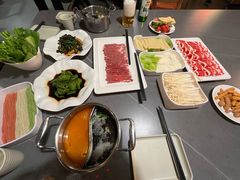绿椒黄柿子锅-君邦火锅(新疆大厦店)