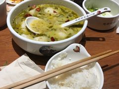 -渝是乎酸菜鱼(龙旗购物中心店)