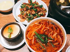 小锅米线-云海肴·汽锅鸡·云南菜(美罗城店)