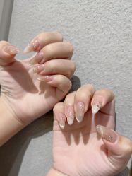 -进巍美甲美睫