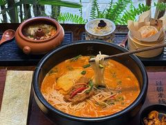 -银米·云南传统过桥米线(双廊黑金冠店)