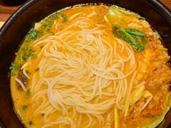 -银米·云南传统过桥米线(双廊黑金冠店)