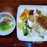 暗黑级体验，场面如同大型赈灾现场