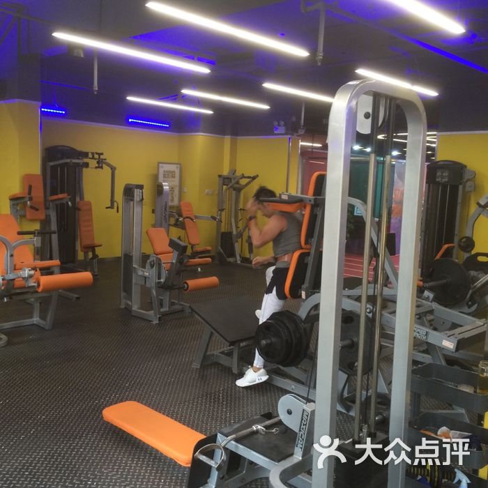 奥力健身俱乐部