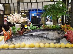 -广州万富希尔顿酒店·感趣自助餐厅·金秋蟹宴生蚝海鲜刺身