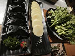 -湊湊火锅·茶憩(南京东路悦荟店)