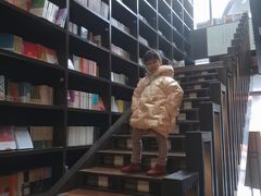 -钟书阁(松江泰晤士小镇店)