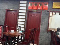 -湖南人家湘菜馆(镇江路店)
