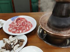 -楼外楼大刀肉传统火锅居(博学路店)