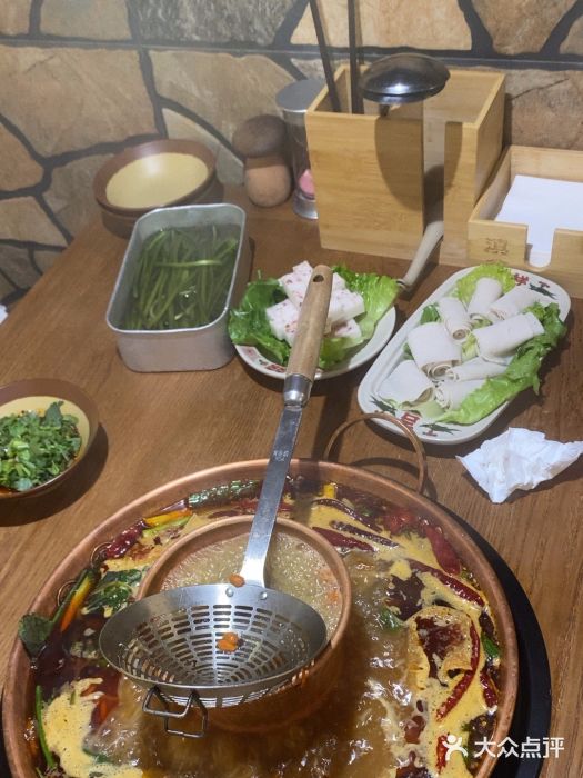 滇翁·云南酸菜牛肉火锅(合肥首店坝上吾悦广场店)图片