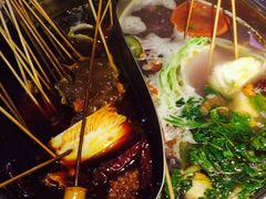 鸳鸯锅-何氏串串香火锅(翠亨店)