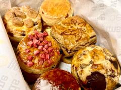 -SKROLL卡特司库·蛋糕定制·生吐司·司康(古北程家桥店)