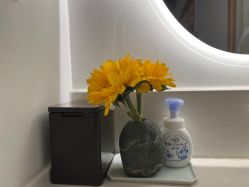 -宥莉·ULLY 痘敏肌•科技皮肤管理中心
