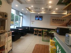 大堂-老乡鸡(南京龙池地铁站蓝郡店)