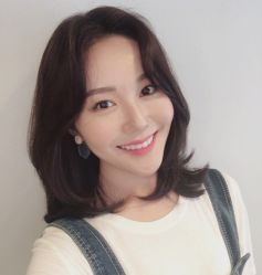 -AYO SALON