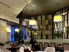 -广州万富希尔顿酒店·感趣自助餐厅·金秋蟹宴生蚝海鲜刺身