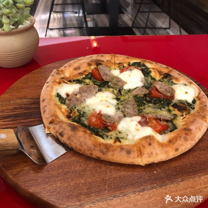 意式传统罗勒酱披萨