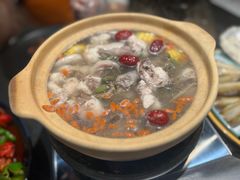 石橄榄鸡煲-红盔甲·小龙虾(长寿路店)