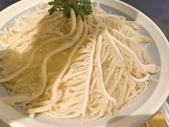 -尚尚仙·酸汤猪手·猪肚鸡火锅(华联万柳购物中心店)