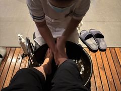 -Let’s Relax Spa(Siam Square One)