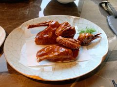 脆皮乳鸽-新荣记(BFC外滩金融中心店)