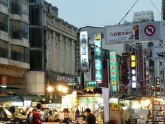 -六合夜市