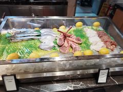 -广州万富希尔顿酒店·感趣自助餐厅·金秋蟹宴生蚝海鲜刺身